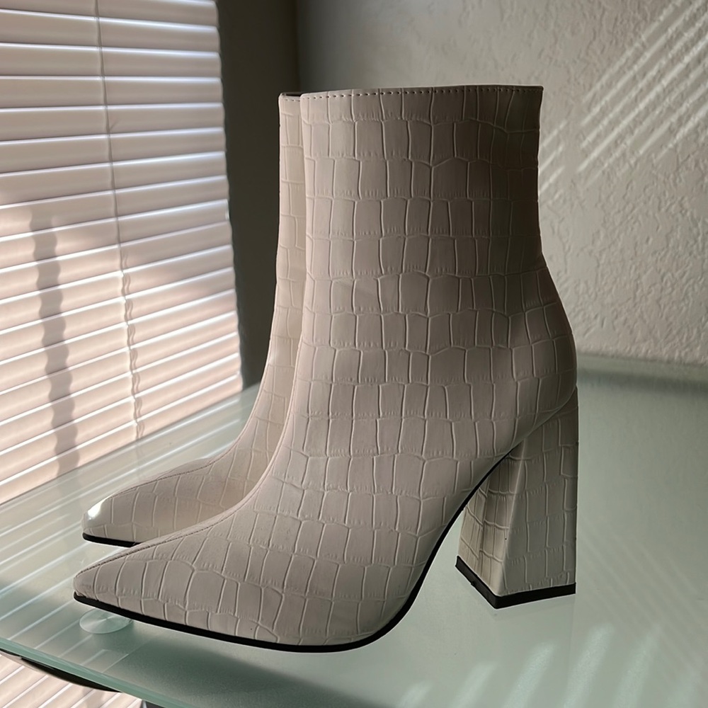 Croc pearl booties